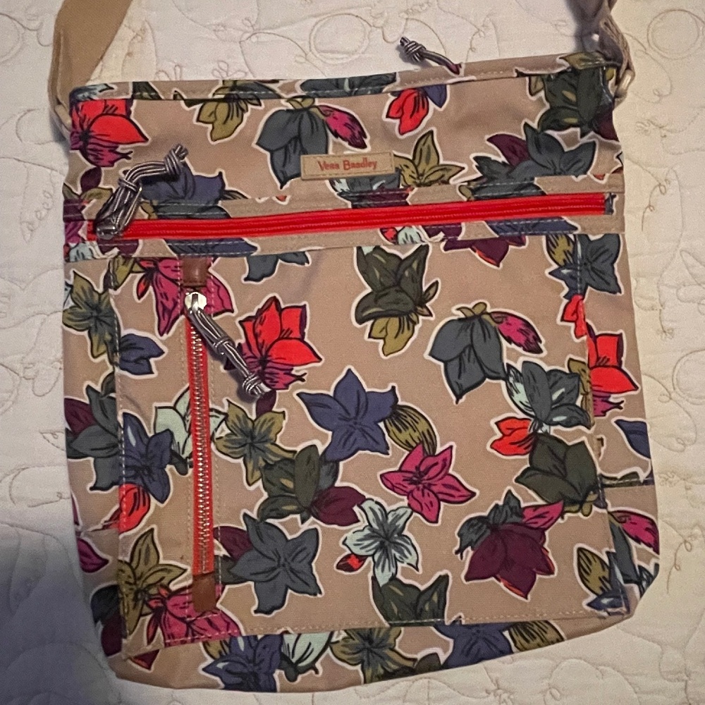 Vera Bradley Travel Ready Crossbody in Falling Flowers Neutral NWOT